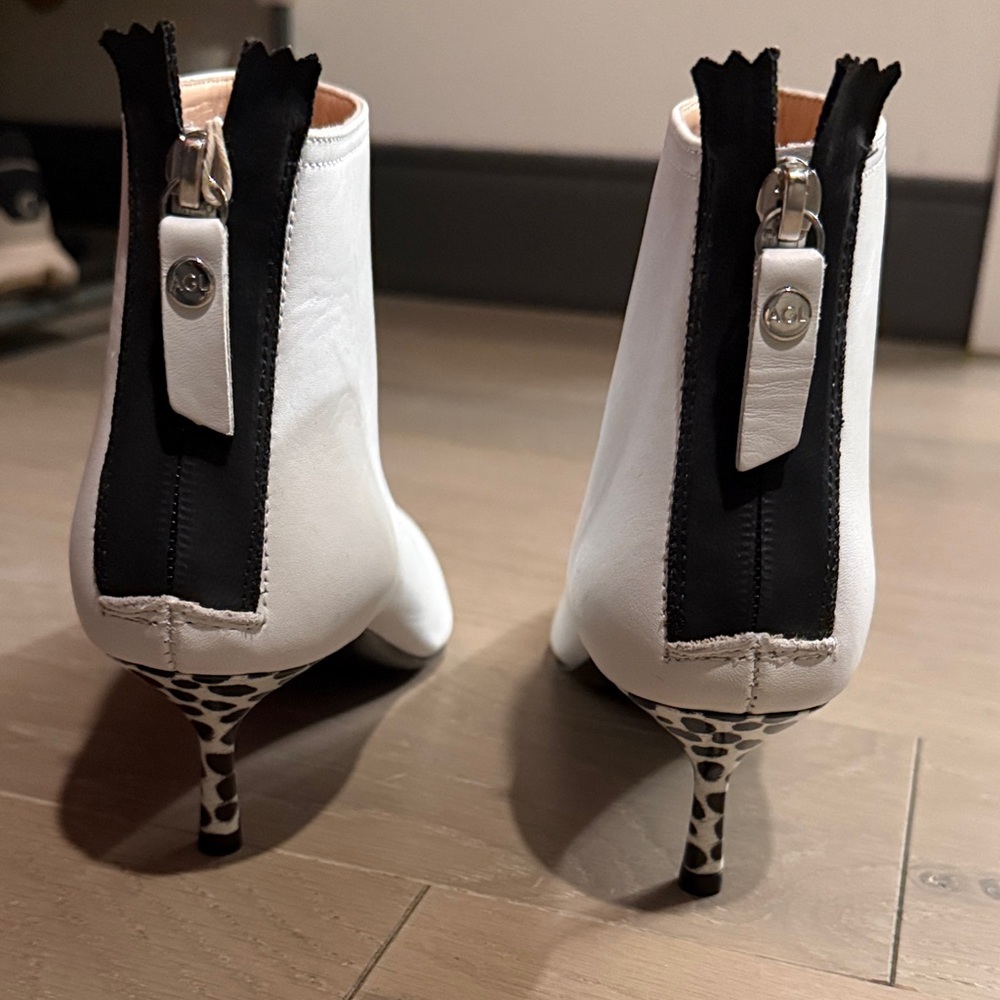 AGL White Ankle Boots - never worn - Picture 4 of 8